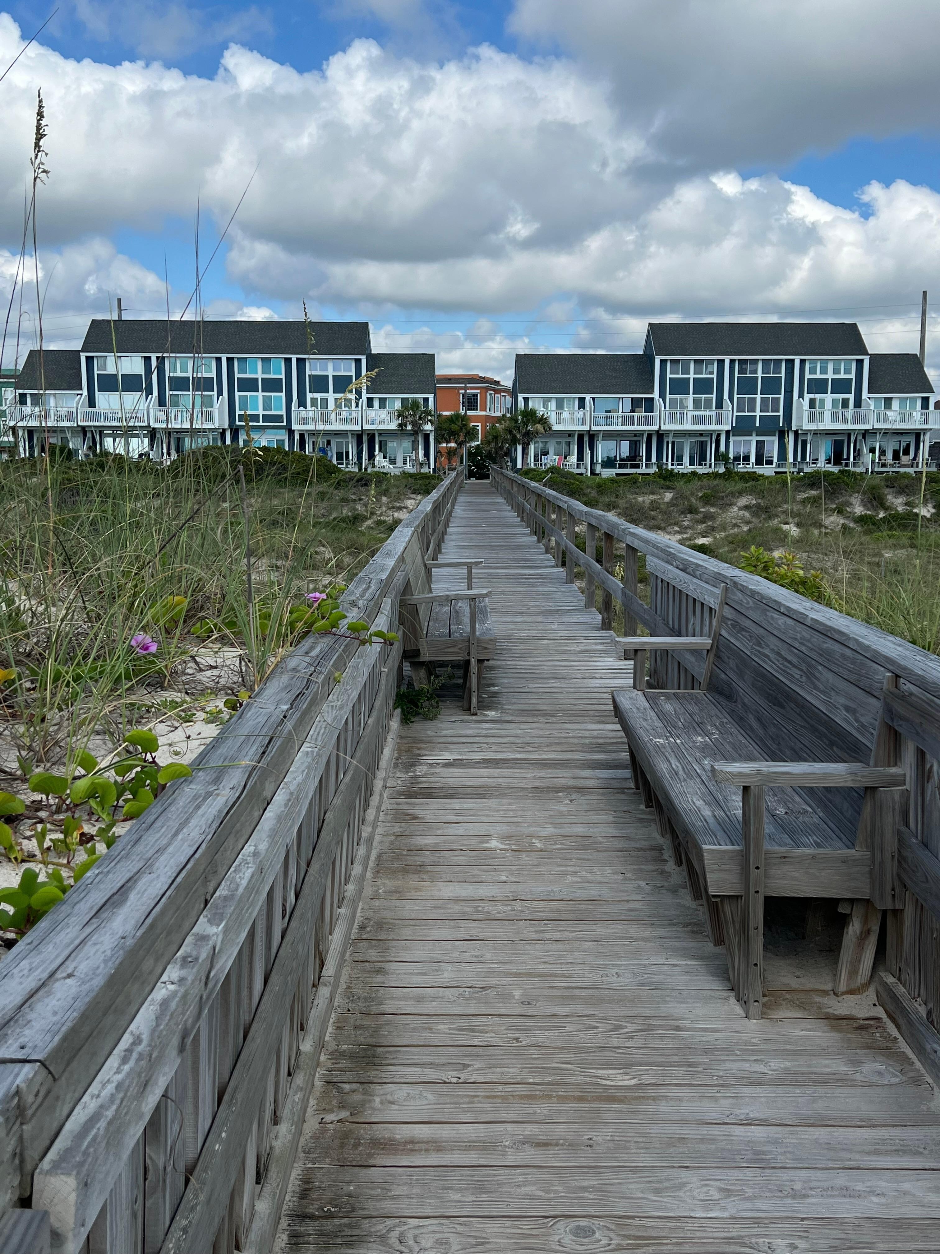 Walking path from house to the beach