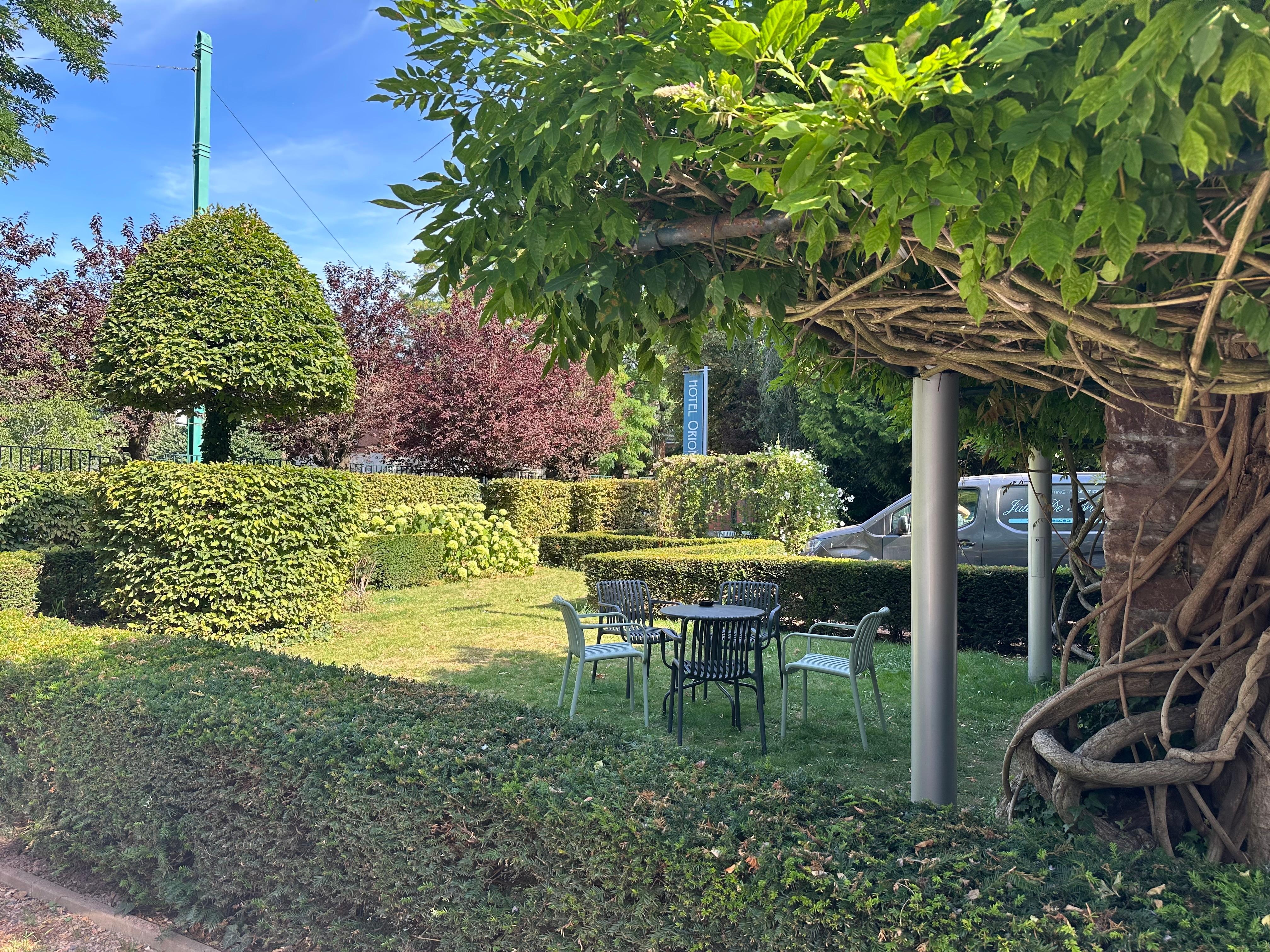 Nice garden to sit and enjoy the evening. Pool was wonderful but not very big.