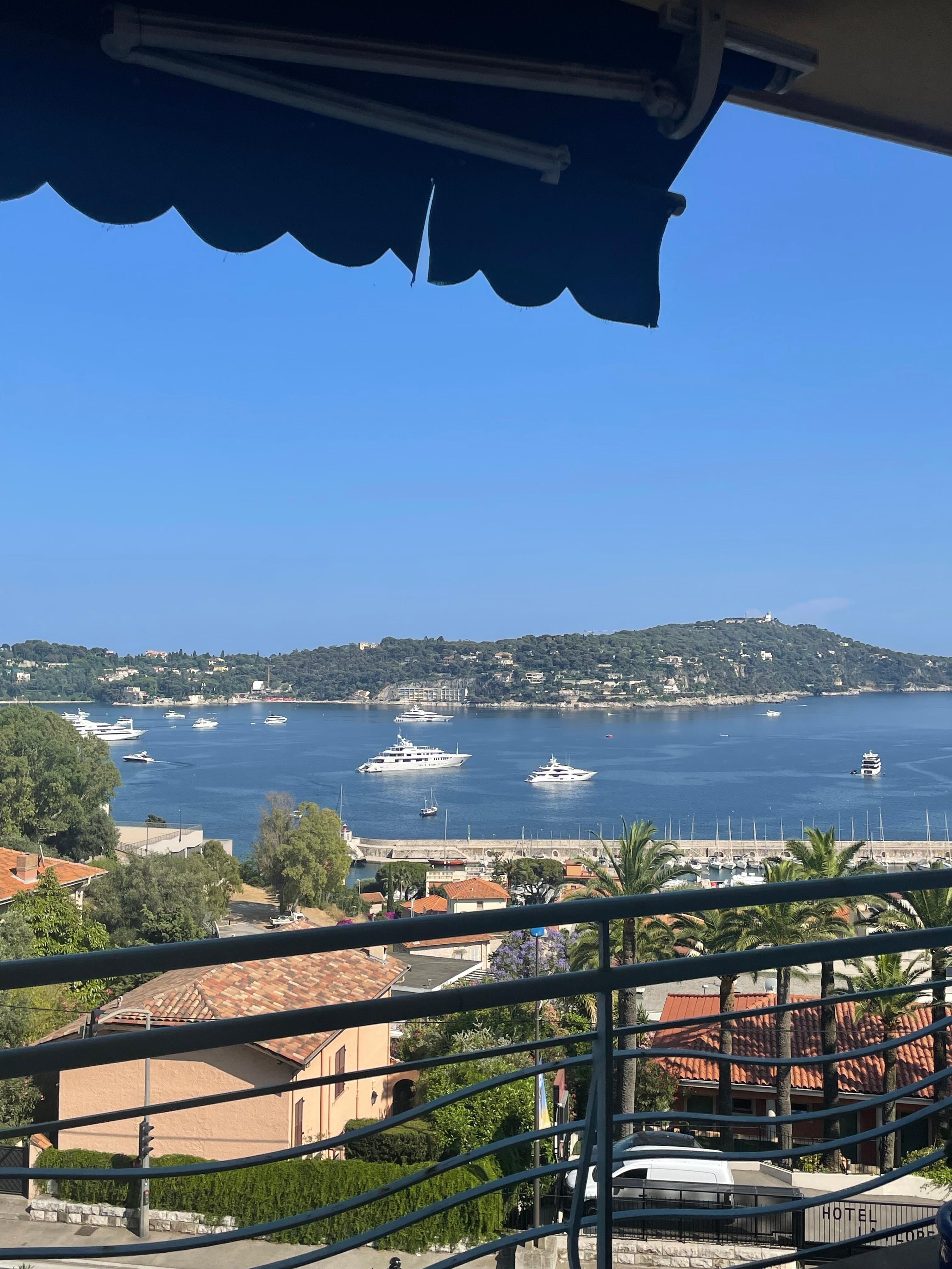 Der Blick vom Balkon. Zauberhaft.