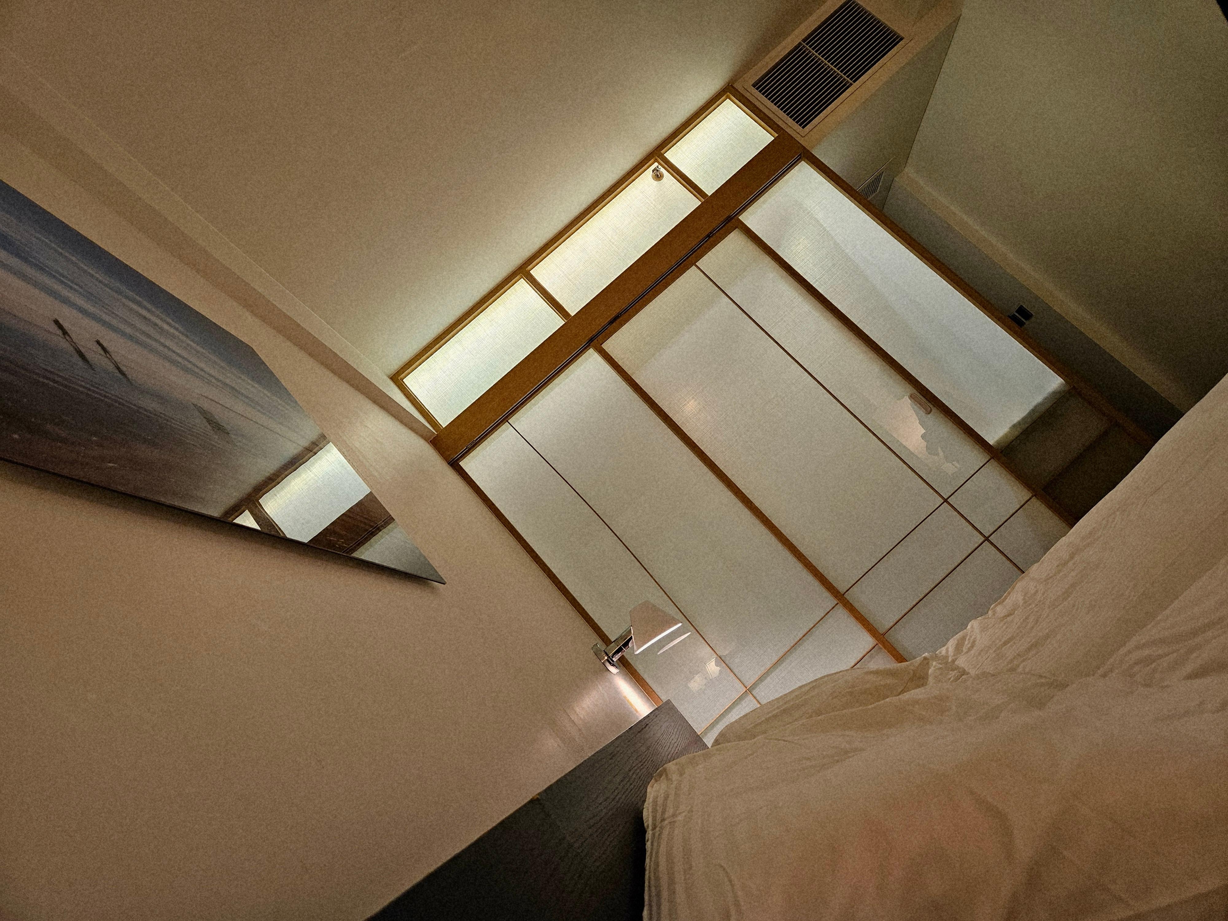 가족 3명이라 트리플 침대~ 편안~히 누워서 대충 촬영