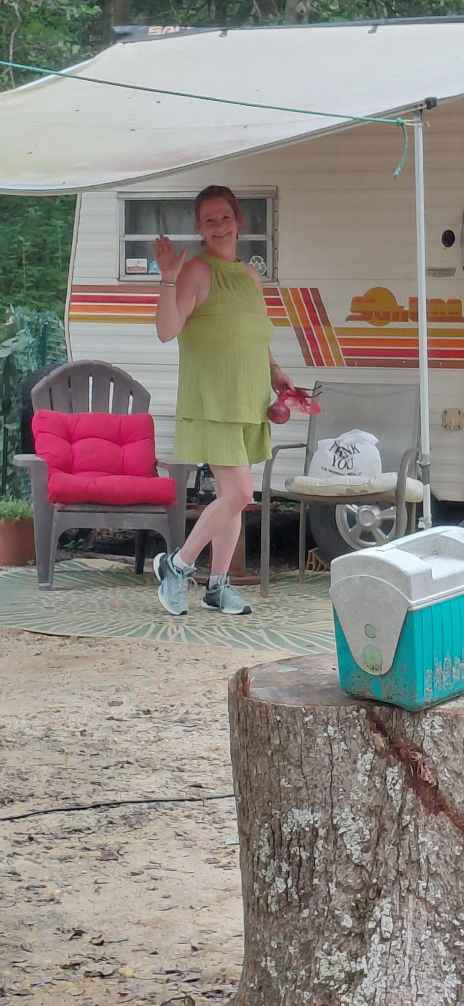 Karianne at the camper 