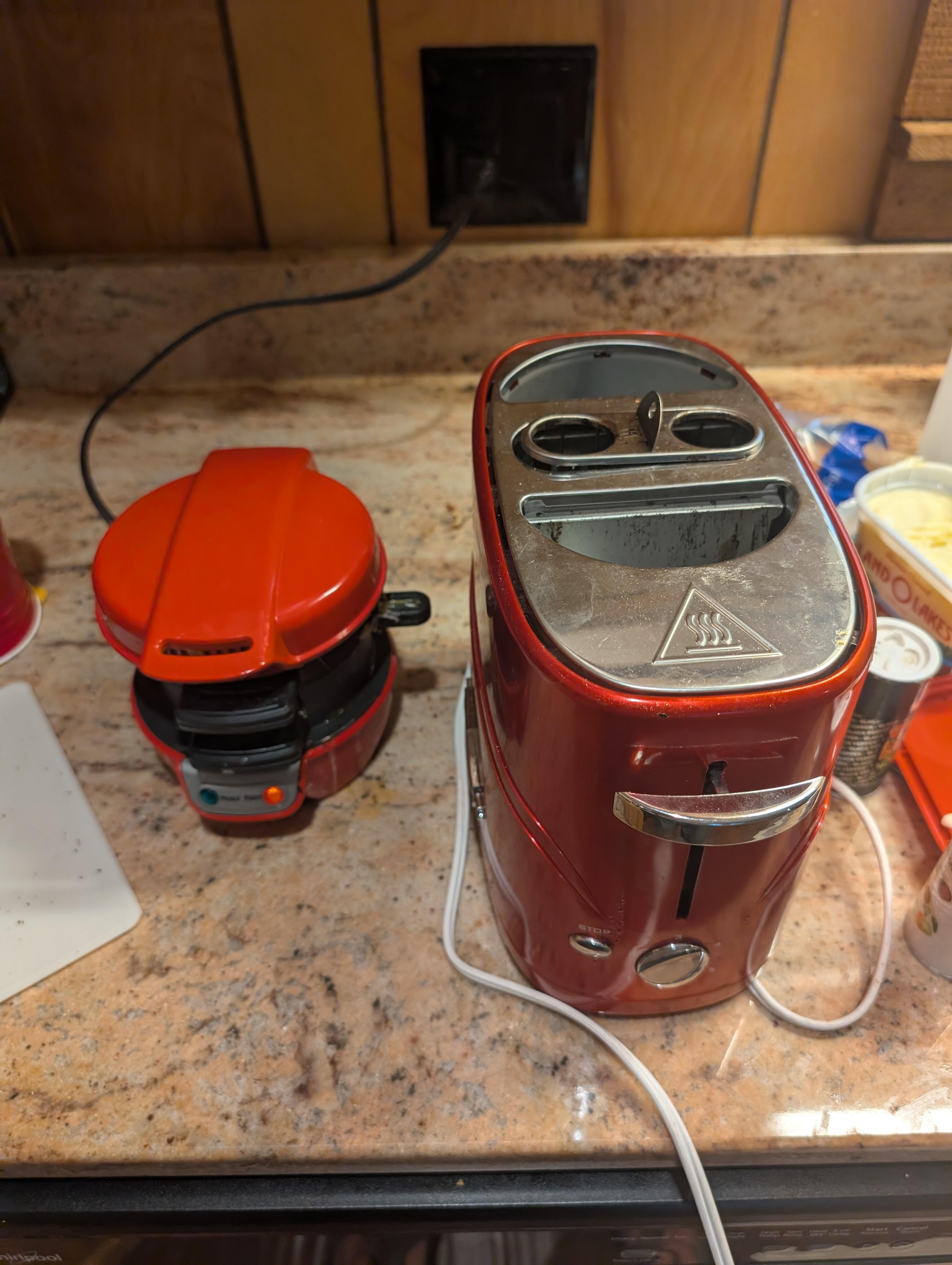 Egg McMuffin maker and hot dog maker makes quick meals