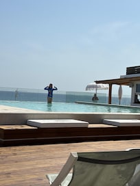 Lovely rooftop pool