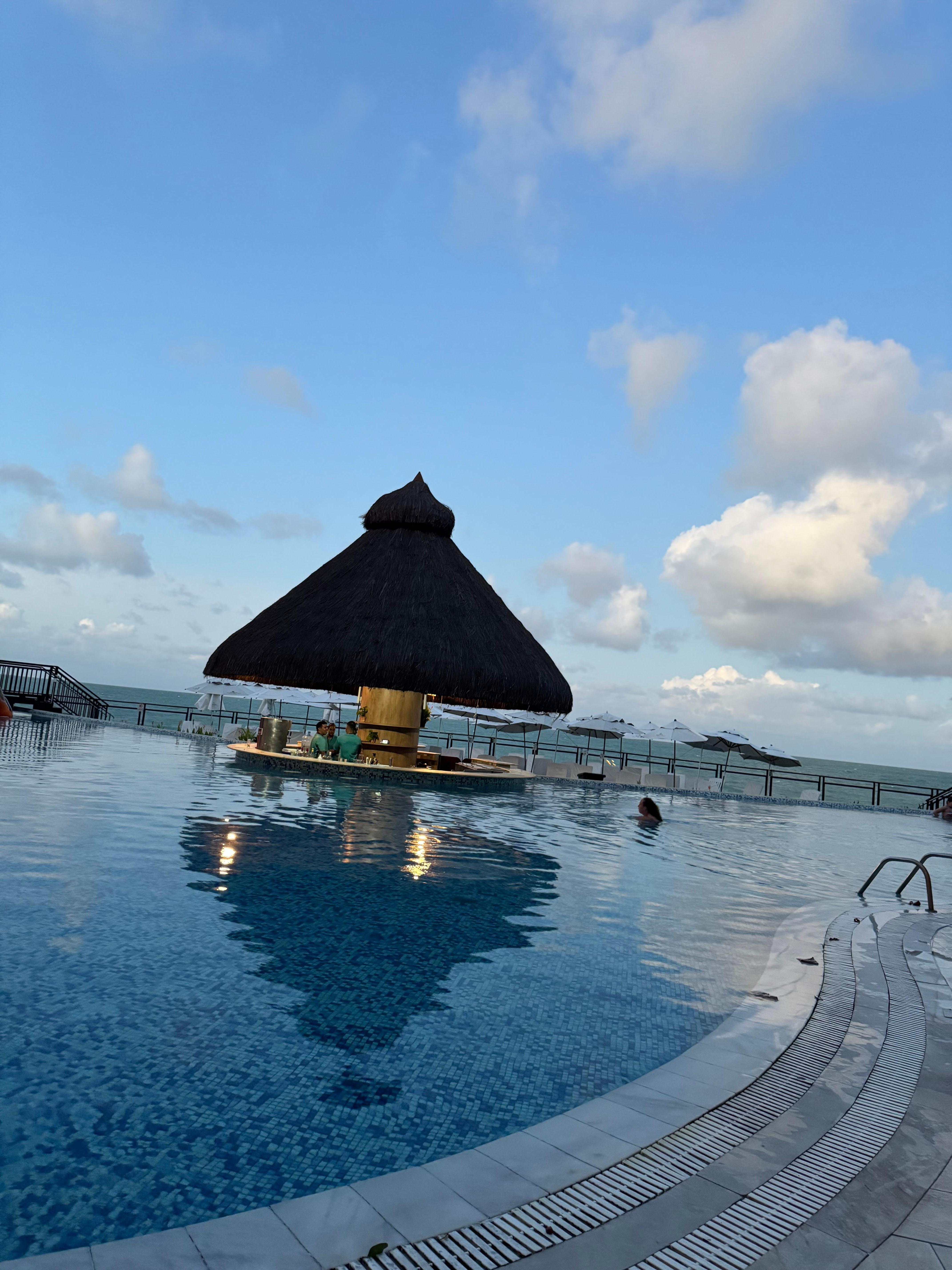Foto da piscina principal 