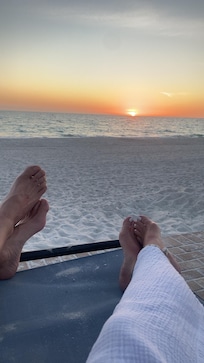 Sunset lounge