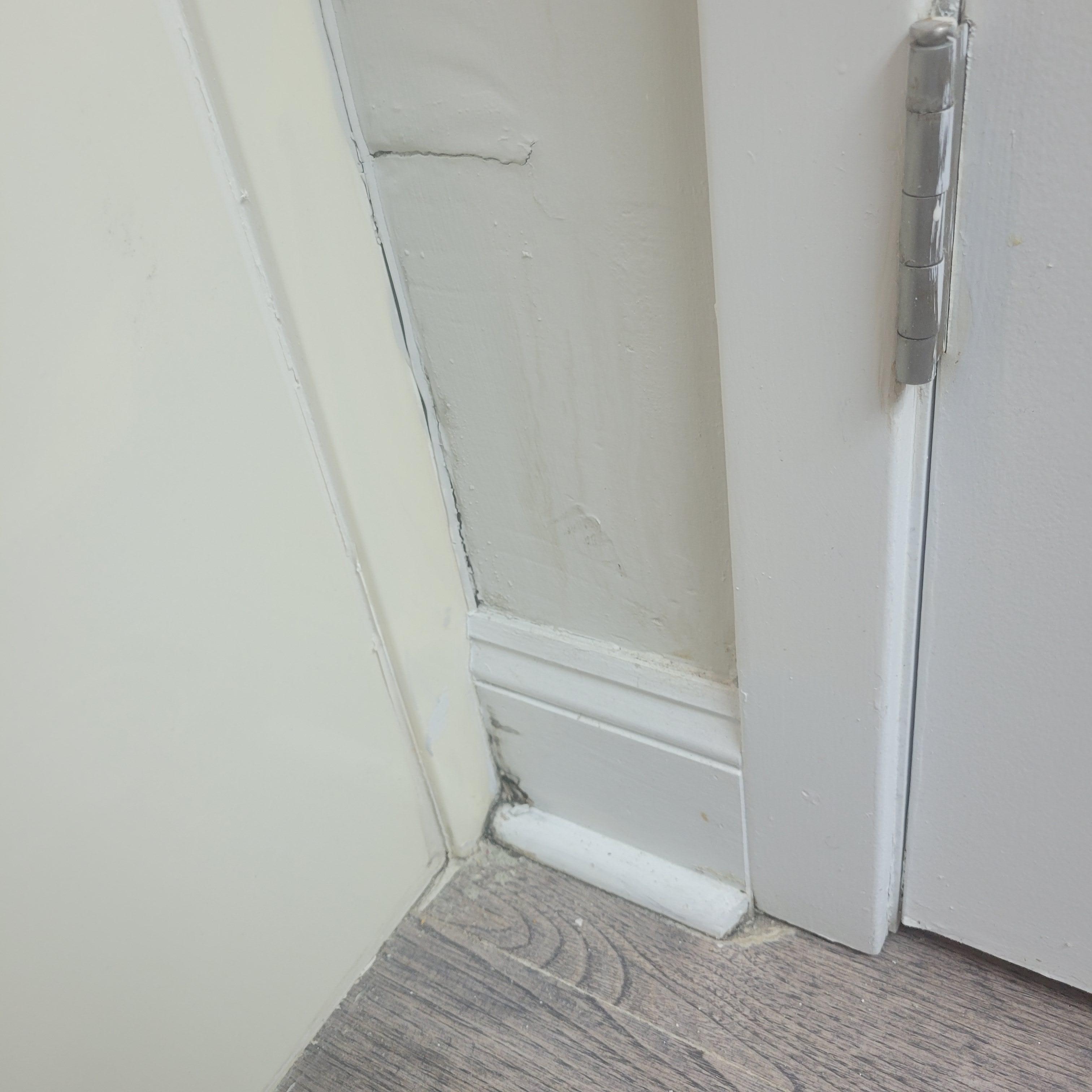 If this is what they call remodeled. Nice try. I accidentally deleted the pic I had of the tub reglaze chipping off. 