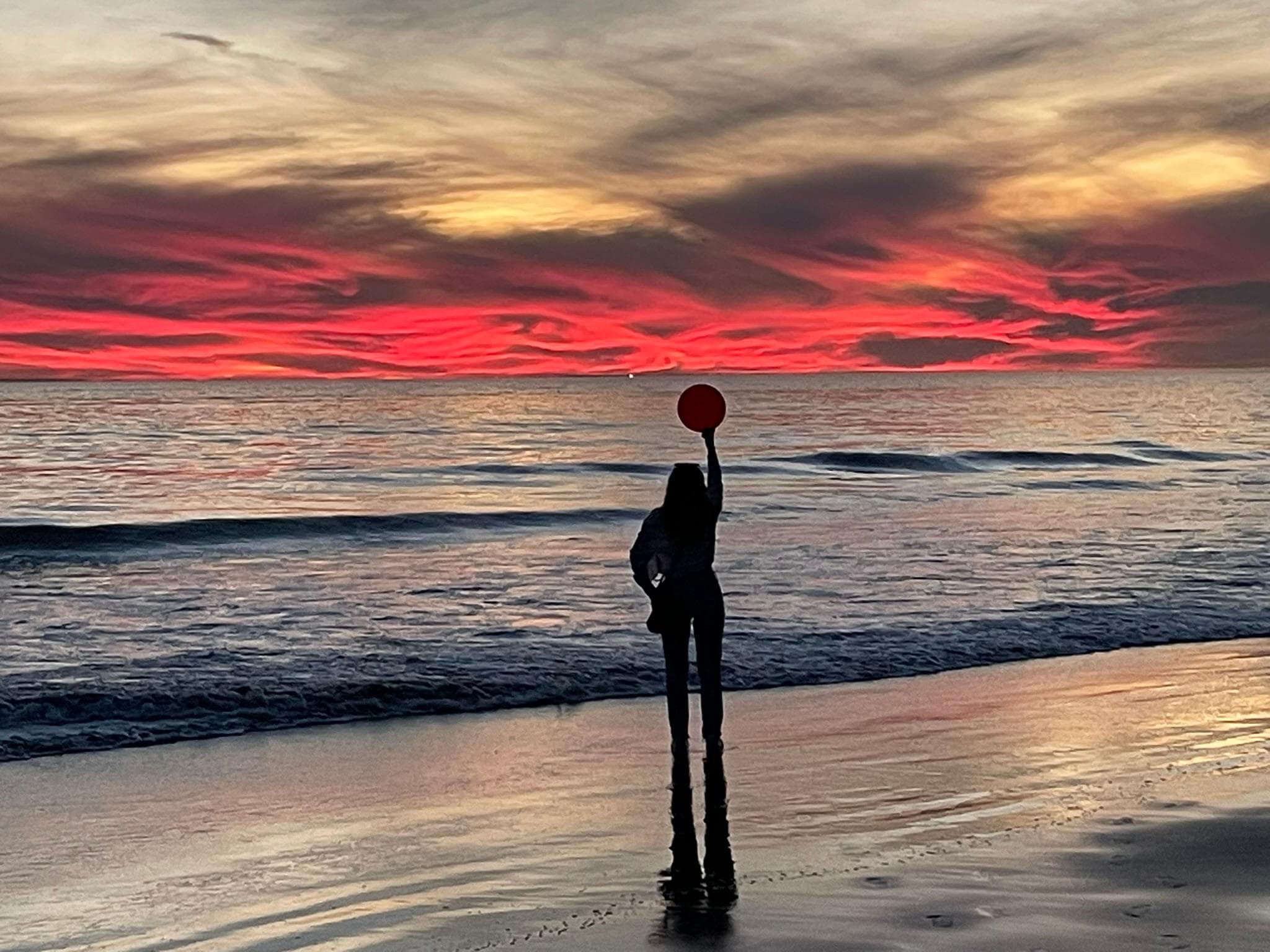 Beautiful sunset a 5 minute walk from the house after some frisbee!