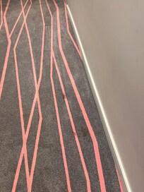 Tâches moquette couloir