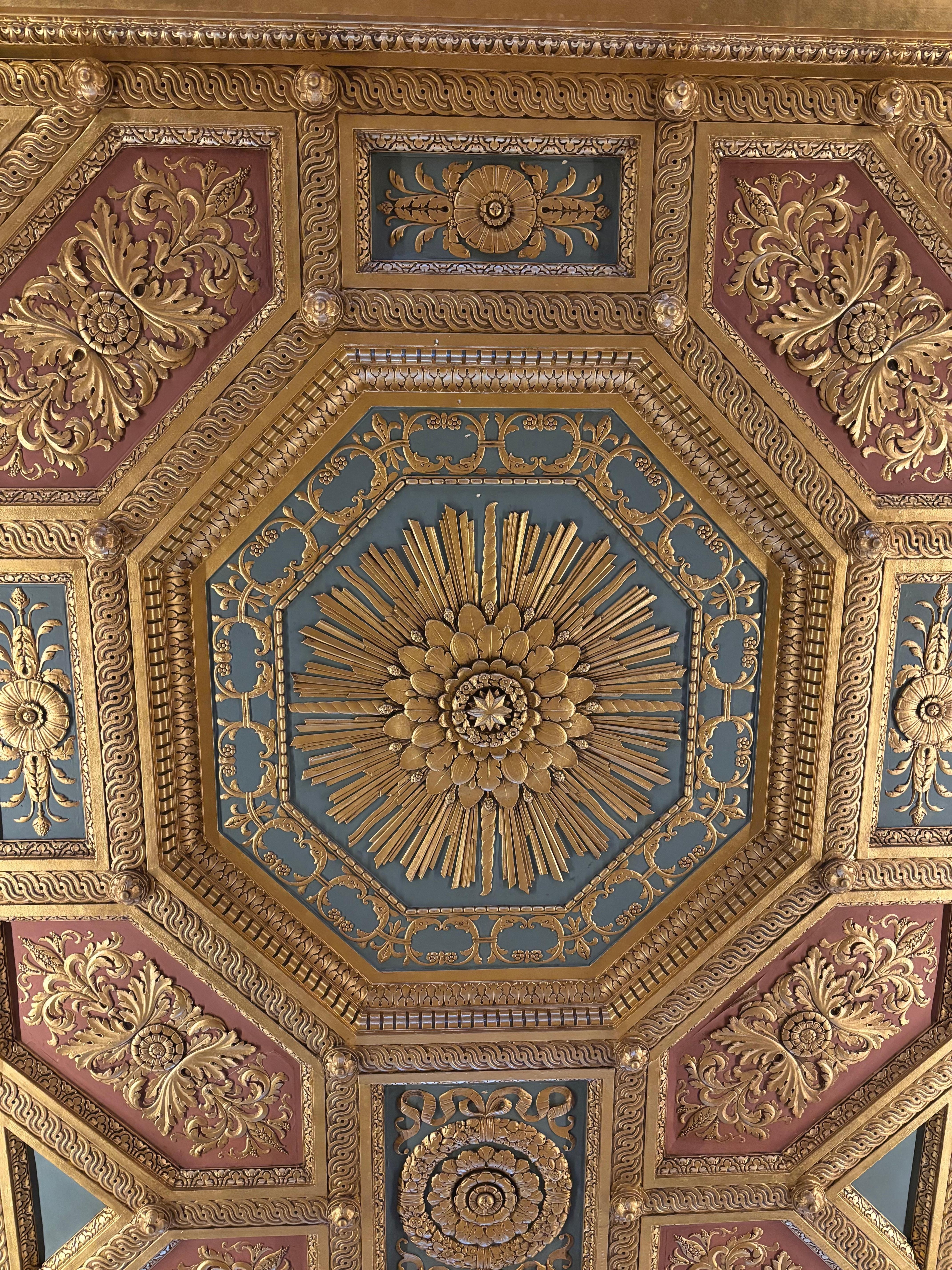 Gorgeous ceiling