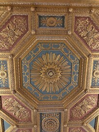 Gorgeous ceiling