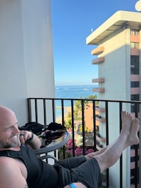 This is not an ocean view as shown in the pictures when we booked.