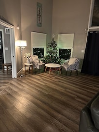 Additional seating by the decorated Christmas tree