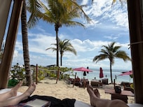 beach area is nicely equipped, unfortunately 2025 has been a poor year for beach conditions in this part of mexico (seaweed)
