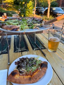 Excellent pizza neaerb
