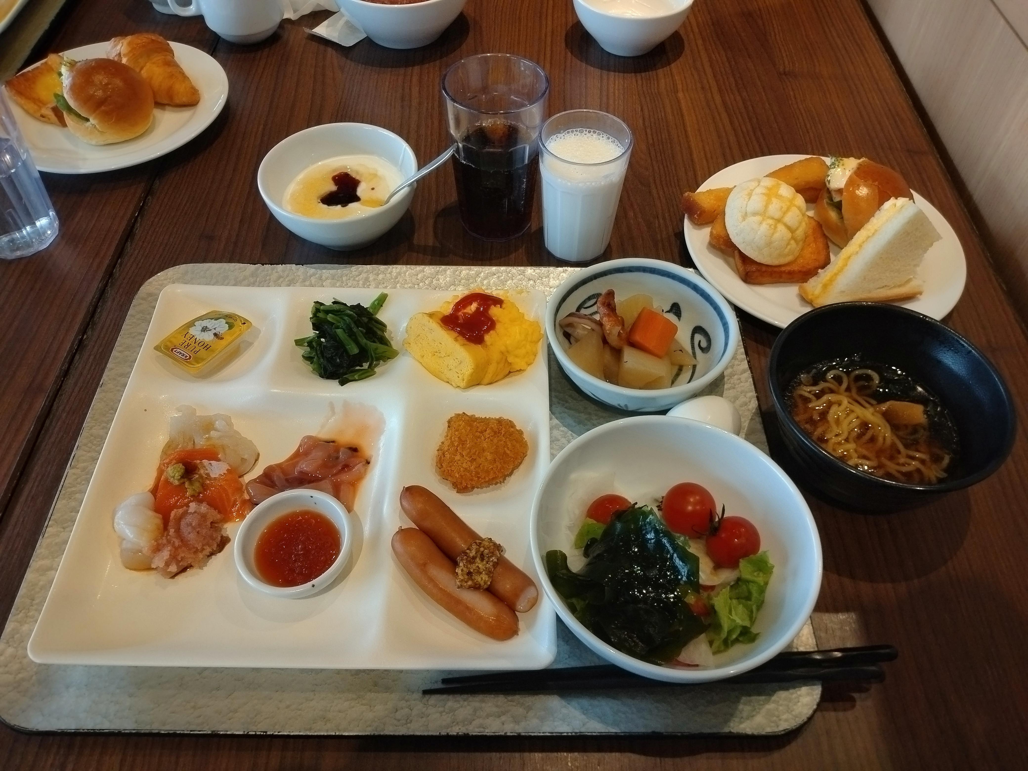 朝食