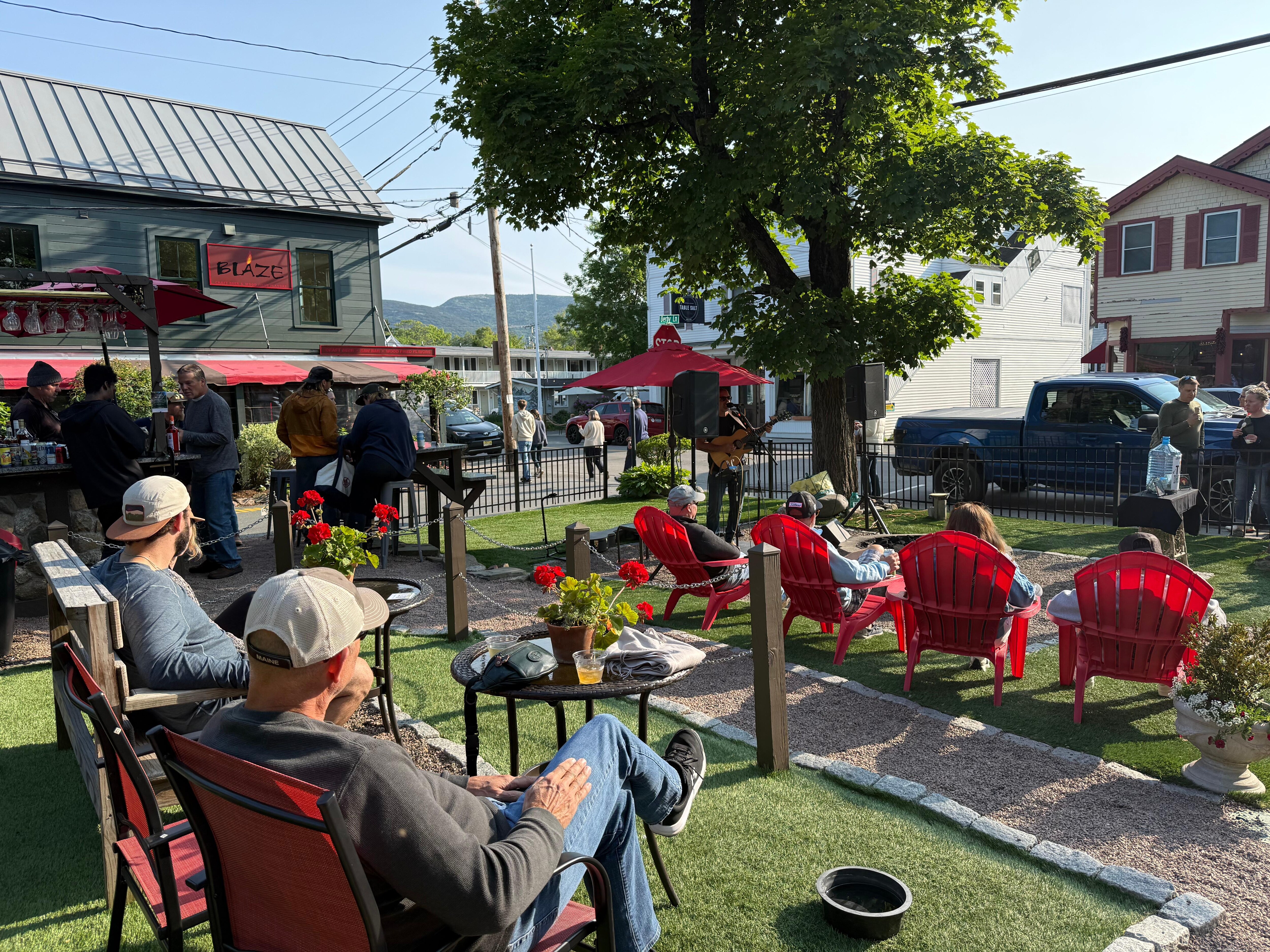 Live music 