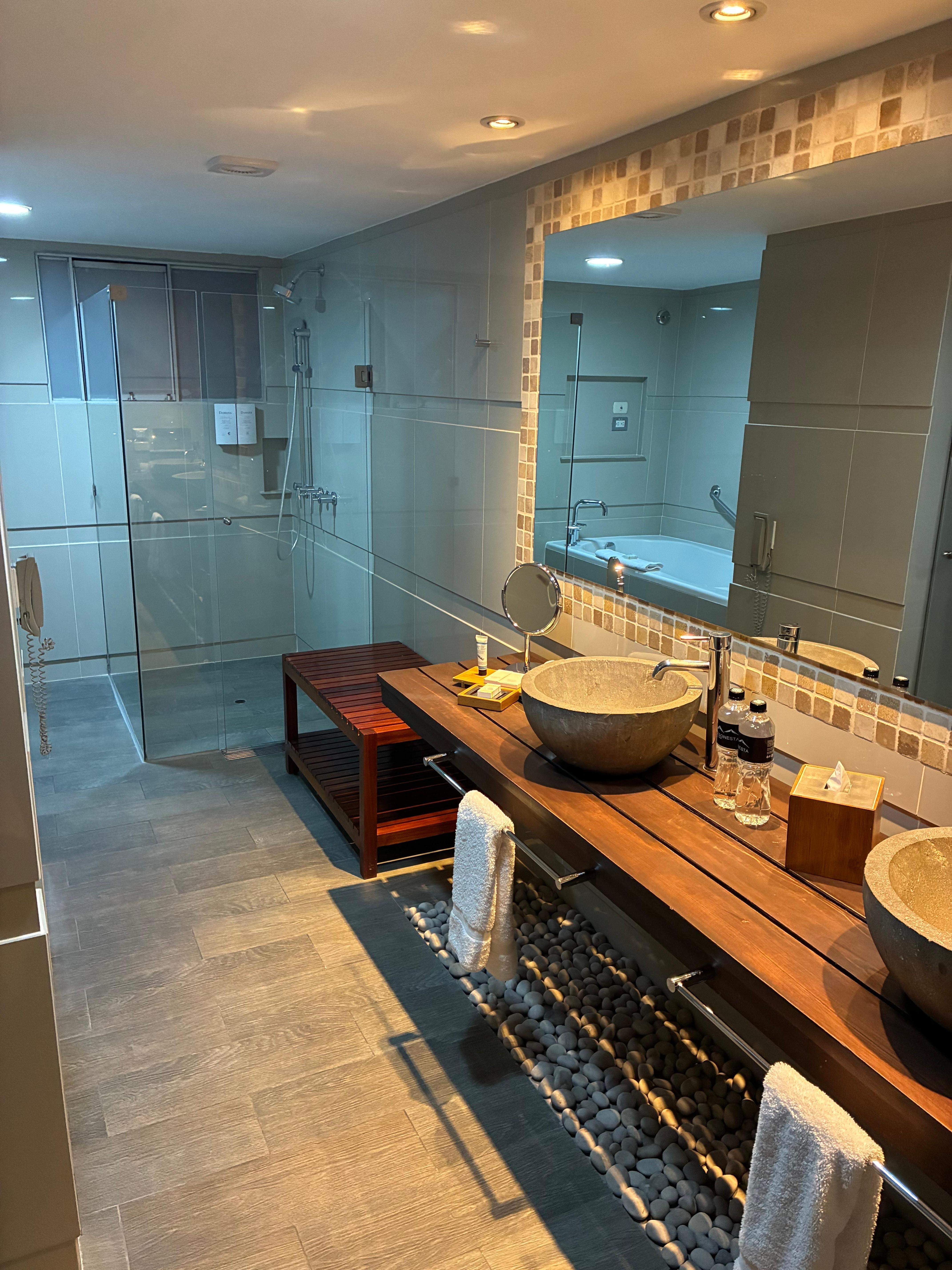 Bathroom superior room