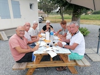DEJEUNER EN EXTERIEUR