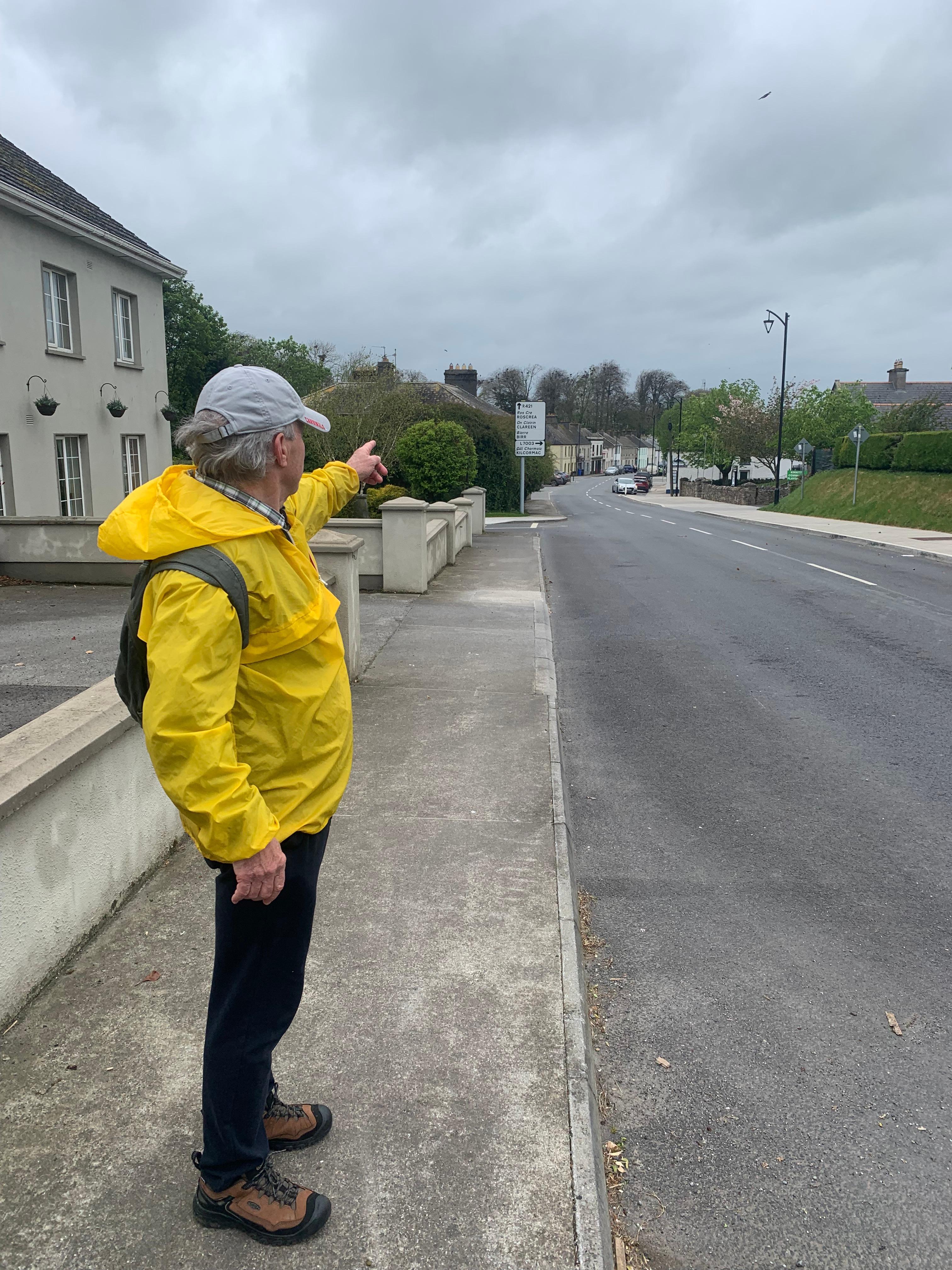 Pointing down the road to the townhouse 