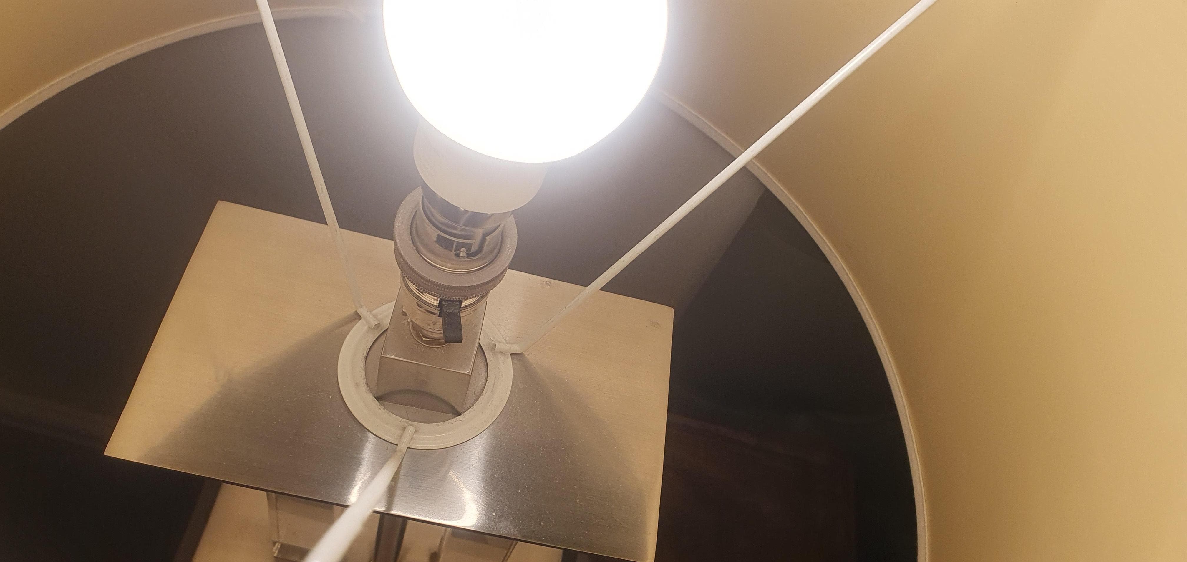 Shade not attached to base