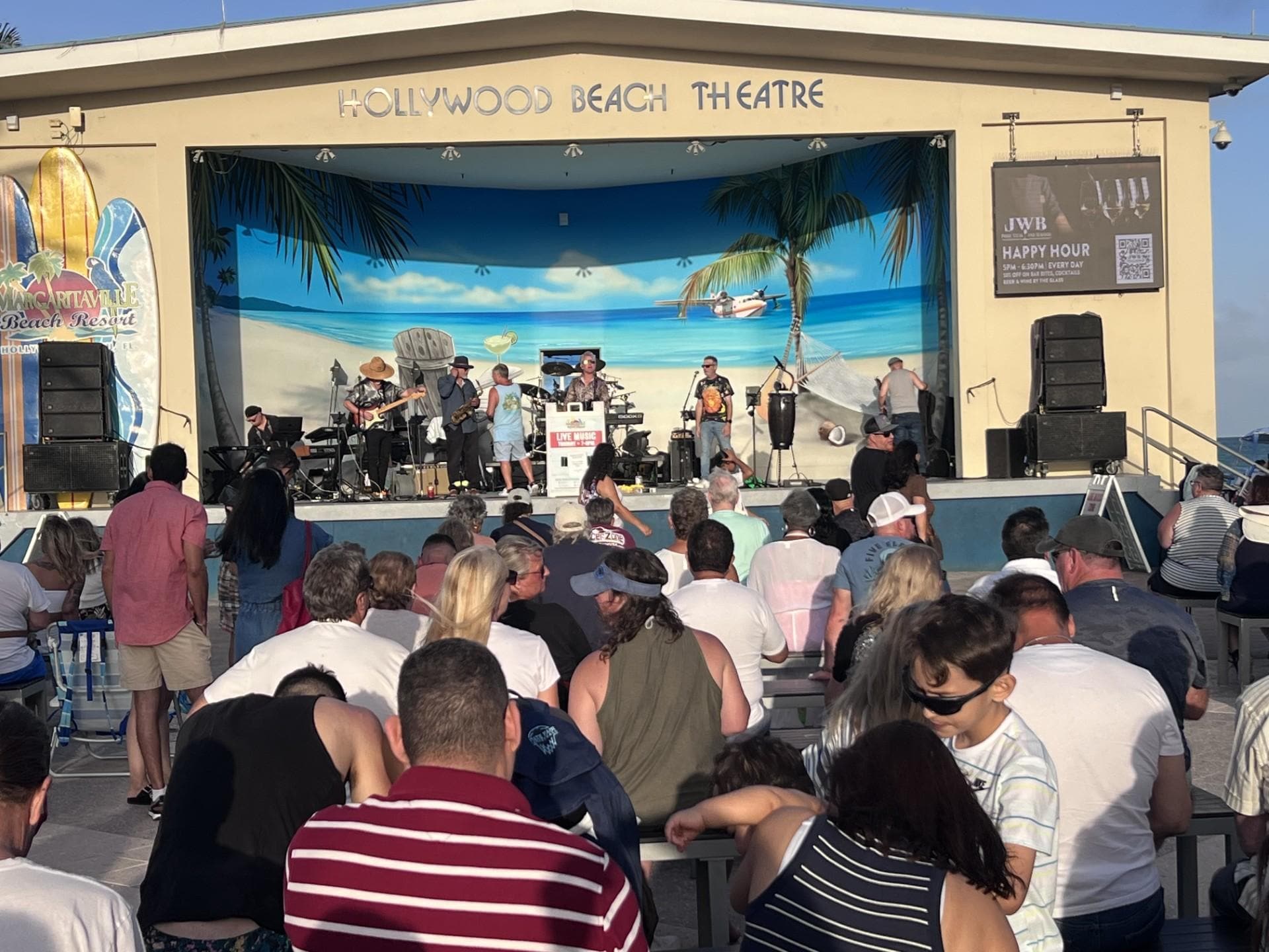 Hollywood outdoor theatre a short walk away from the hotel. They have live concerts 5 nights a week.