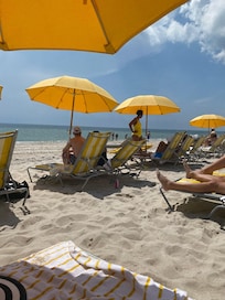 2 free lounge chairs had to purchase umbrella and extra chair
