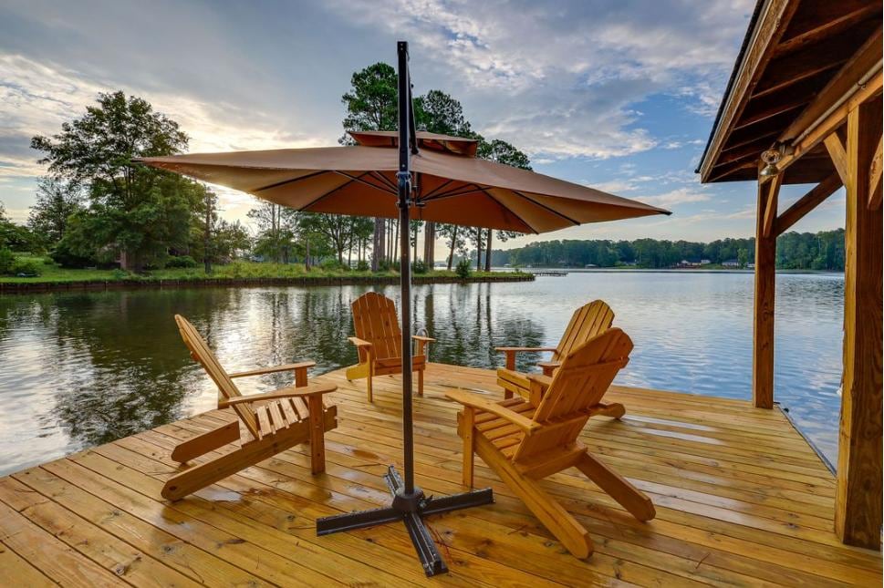 The webpage shows an umbrella