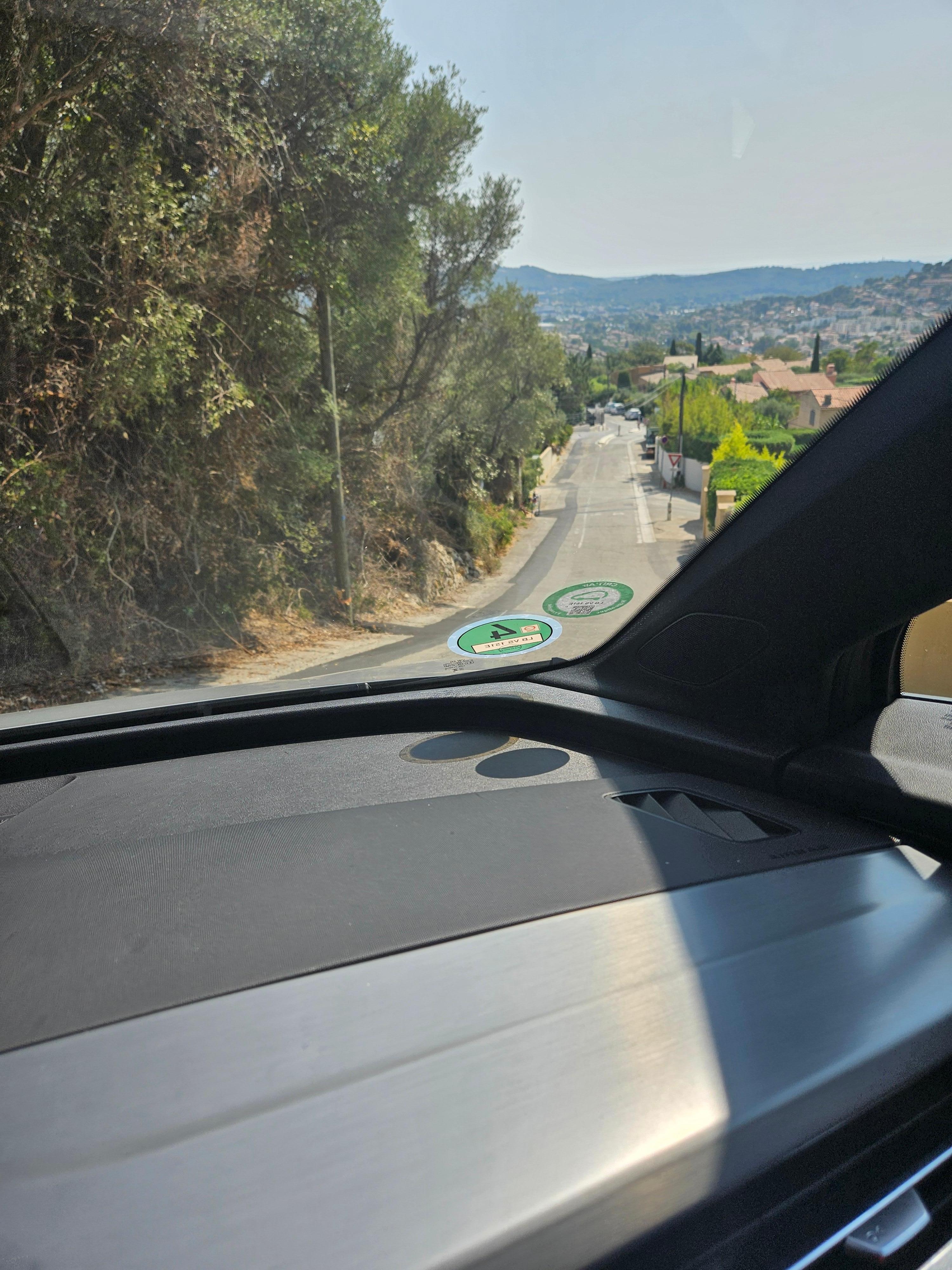 Steile Straße zum Haus.