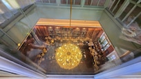 Blick von der Dachterasse auf die Bar
