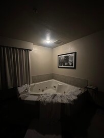 Spacious, wonderful Jacuzzi tub.