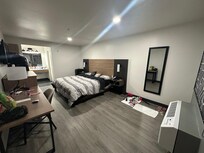 We always bring our own blankets 🙈 but honestly the hotel ones were super clean too 🤍 The hotel ones are white that one is ours 🥰