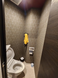 The toilet.