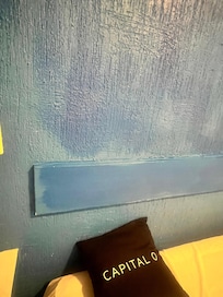 La pintura vieja y mal pintada