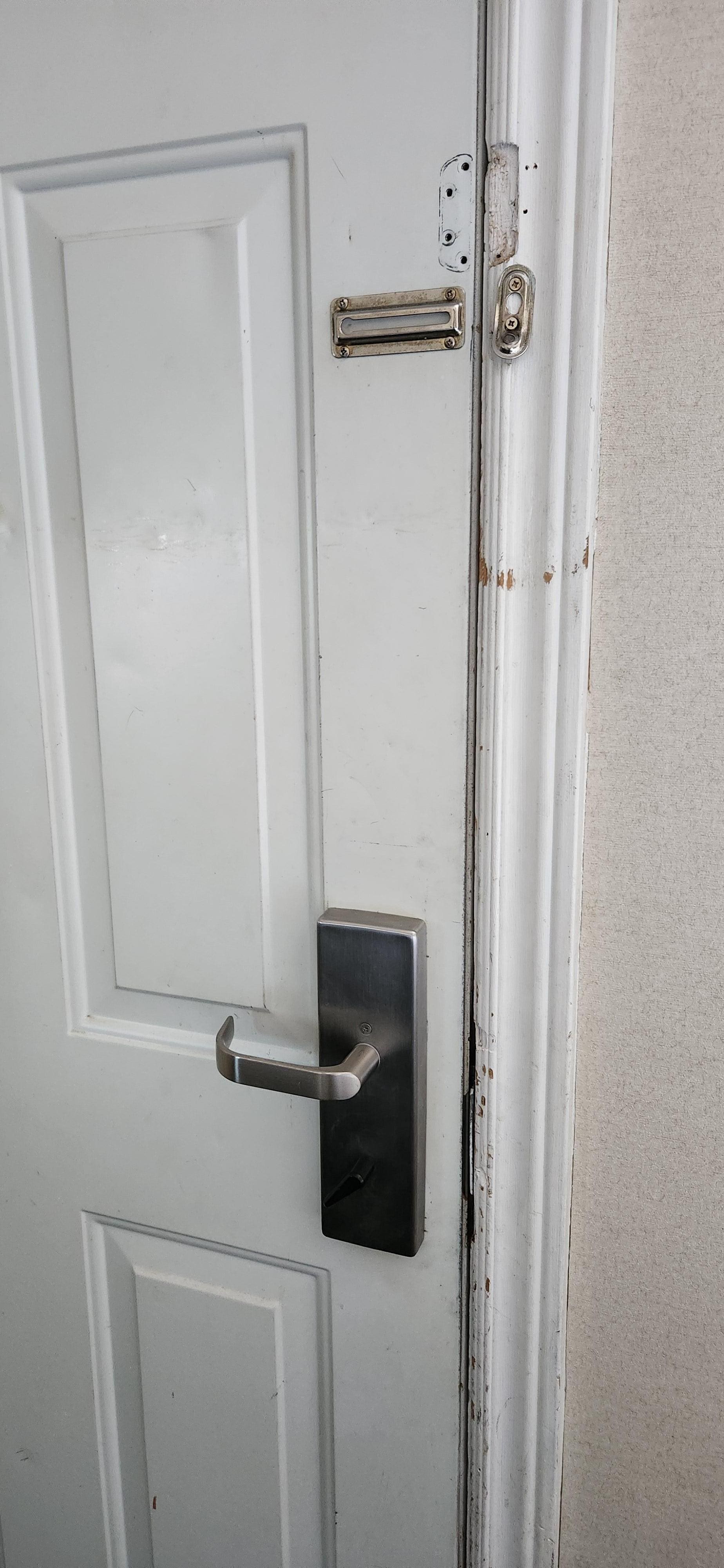 No chain for security. 