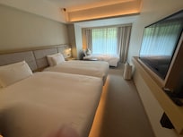 Hotel lounge offerings