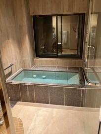 In room onsen