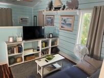 Cozy cottage by the sea