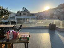 Ideal zum Frühstück auf die Dachterrasse