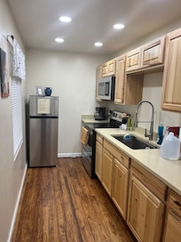 Small but well appointed kitchen.