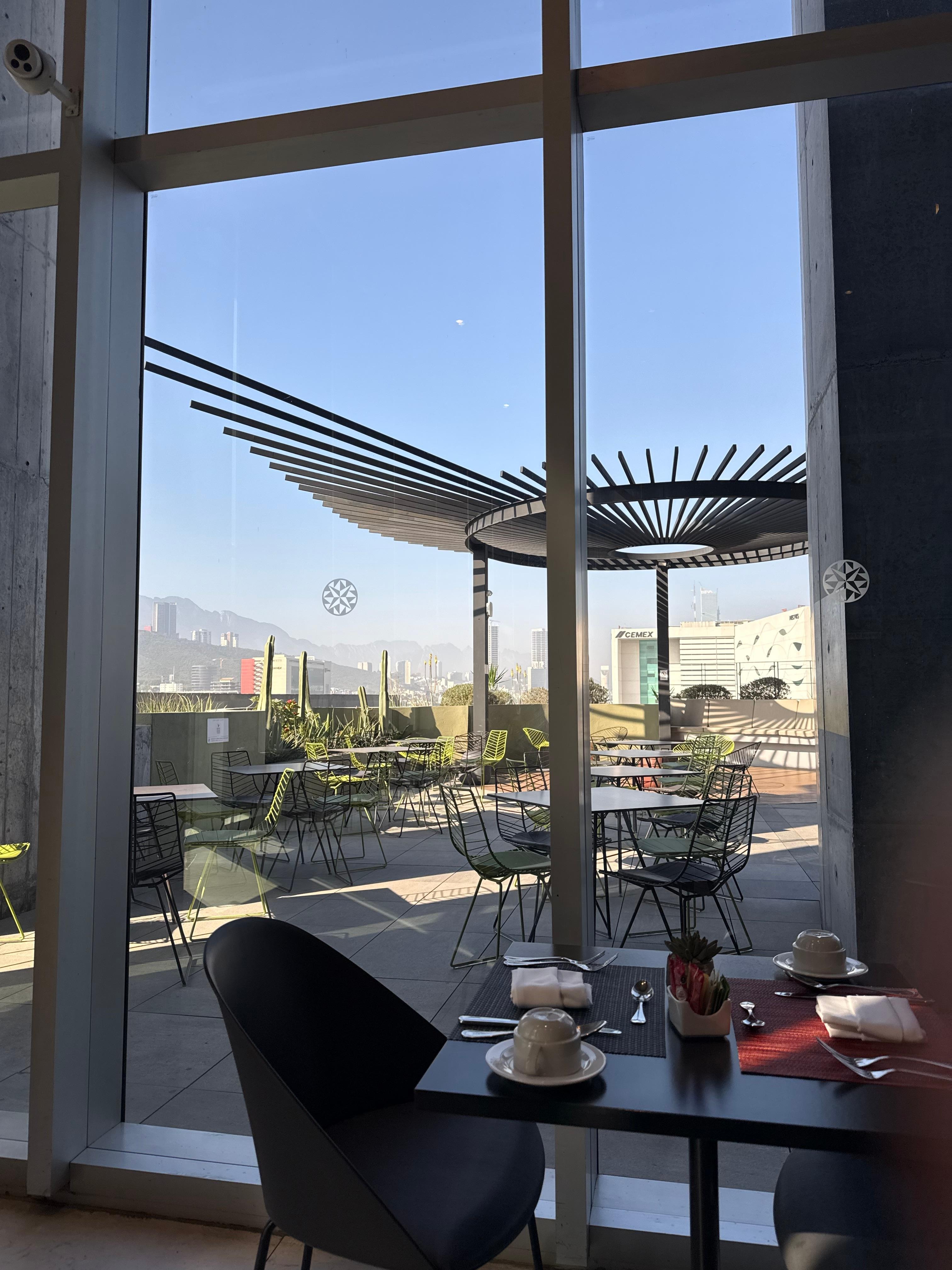 View outside the restaurant hotel 