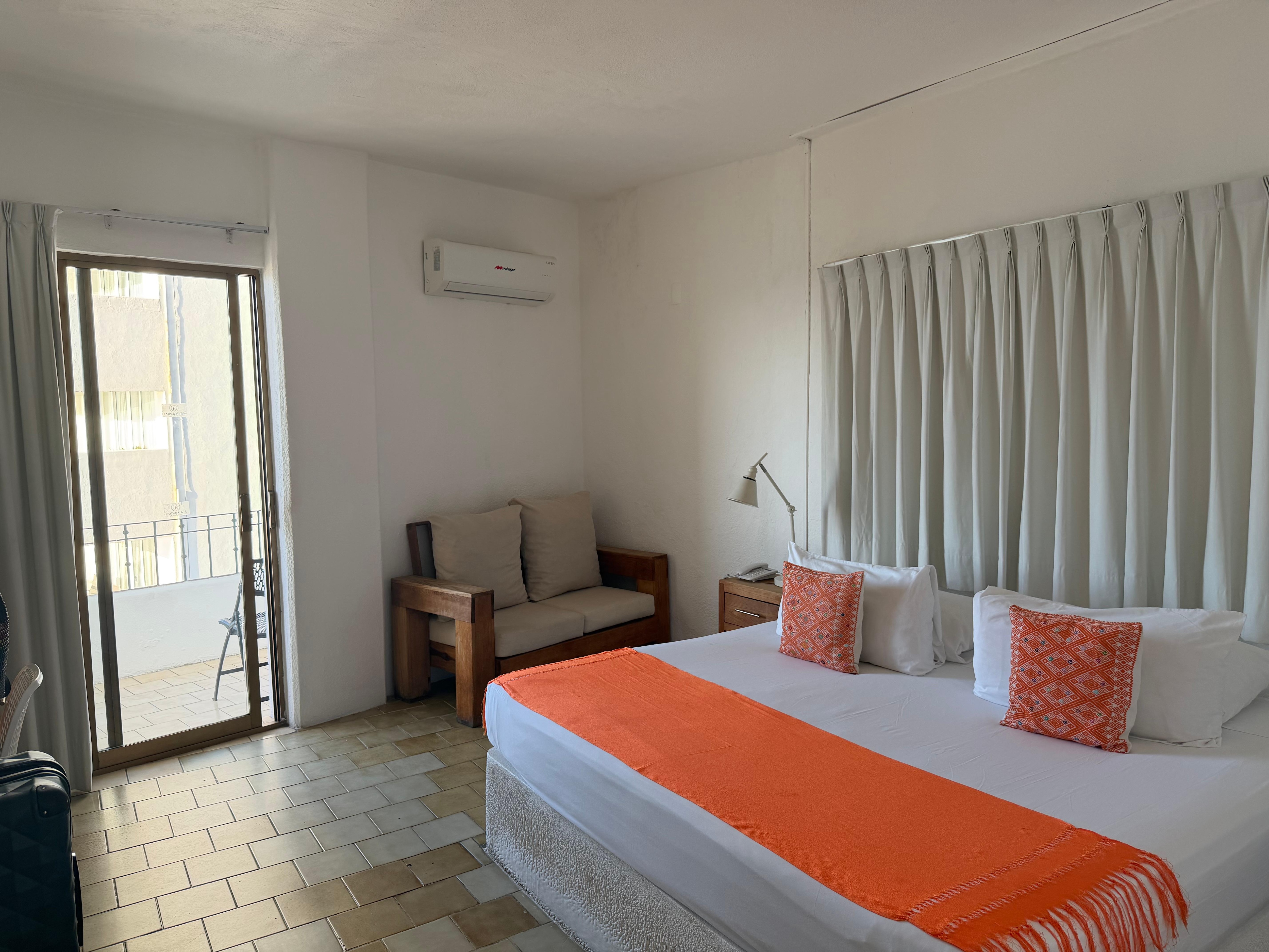 Ocean view w/private balcony