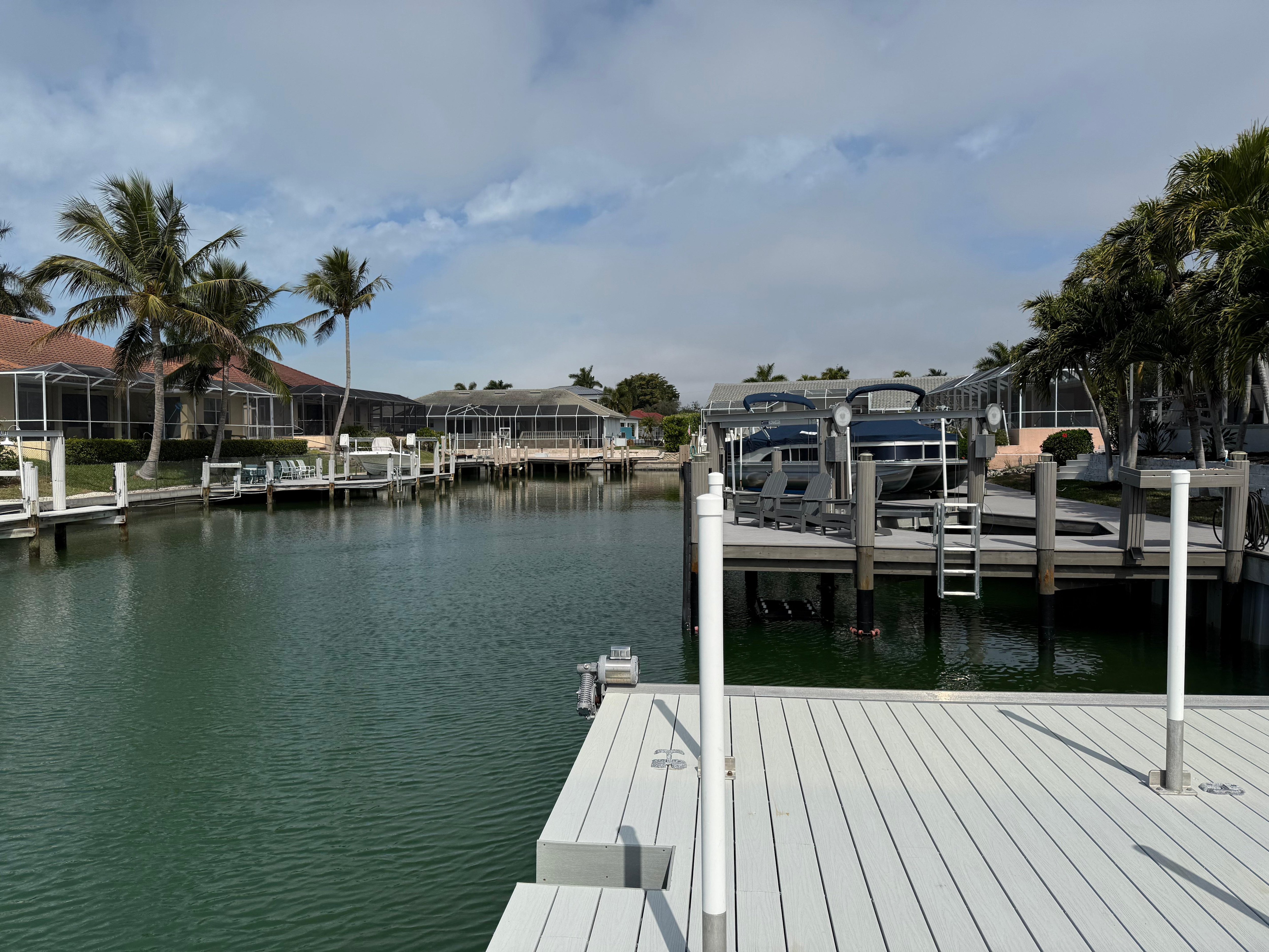 Looking to the right of the dock. 