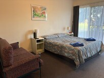Bed + lounge