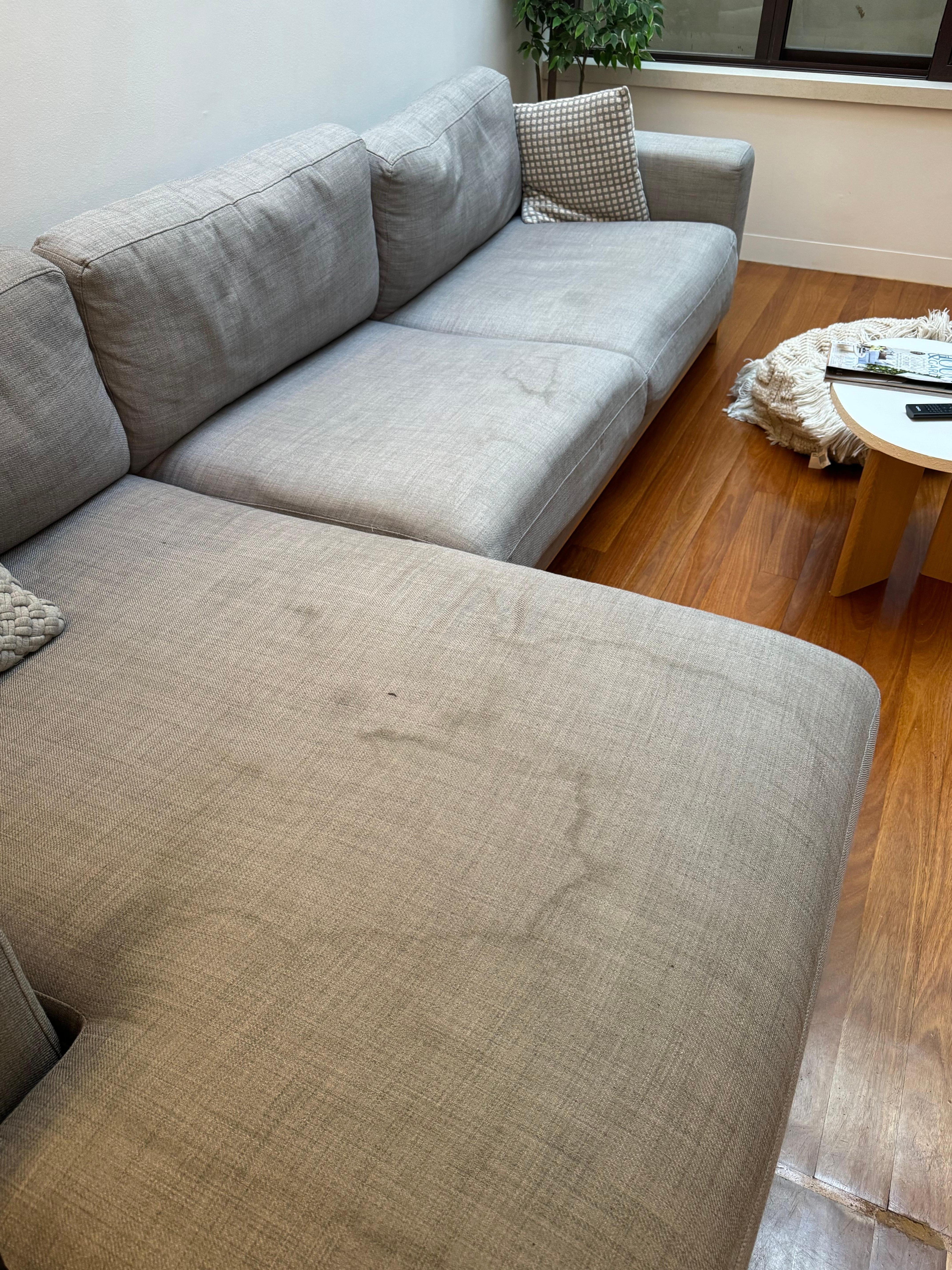 Marks all over lounge… did not invite you to sit on it
