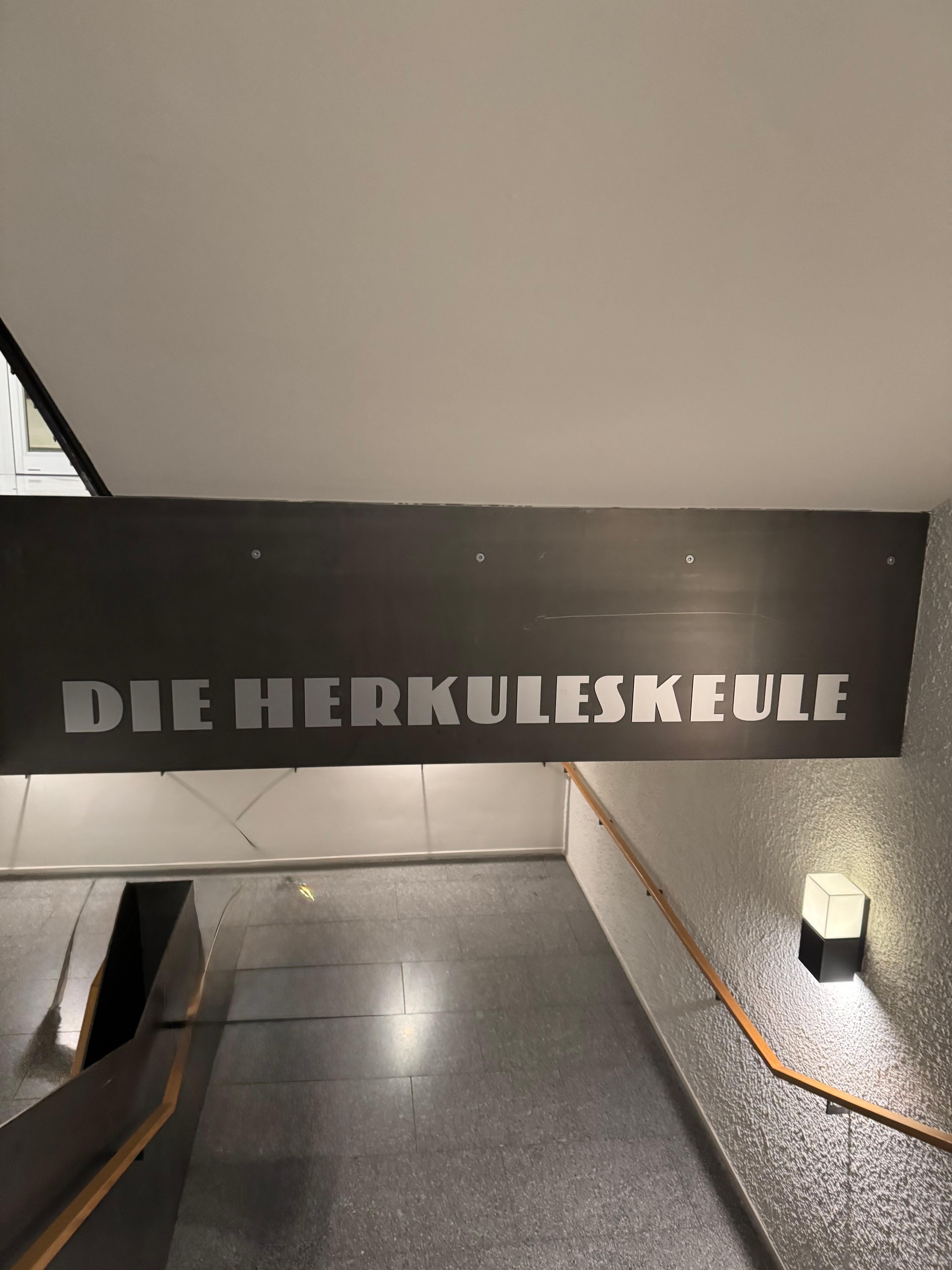 Kulturpalast mit Kabarett „Herkuleskeule“