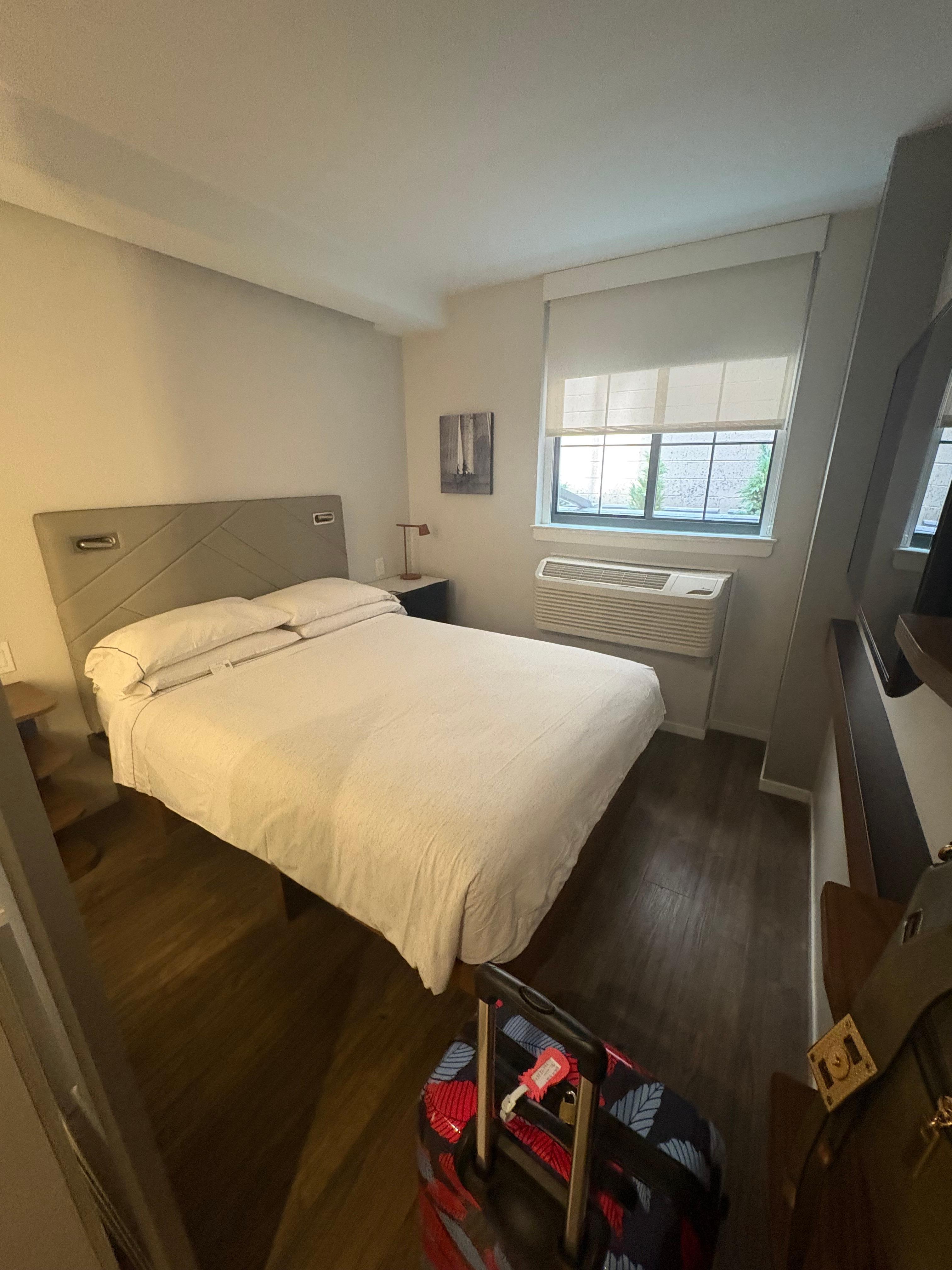 Perfect room for a solo traveller for 1 night