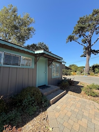 We booked the King Bed Cottage with Wet Bar