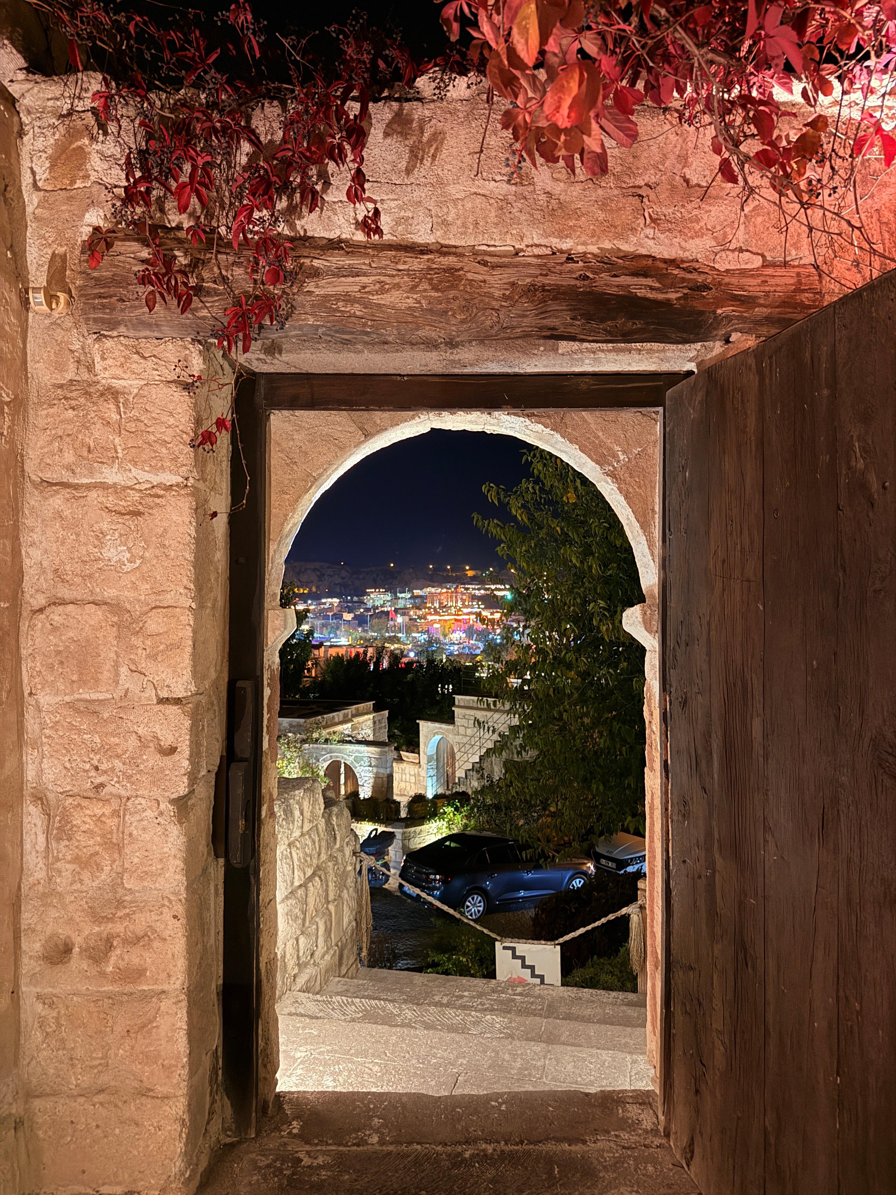 Ana binadan Göreme manzarası