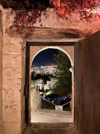 Ana binadan Göreme manzarası