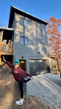 Beautiful modern cabin in the woods vibe.